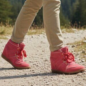 Schutz Fuchsia Suede Leather High Top Lace Up Hidden Wedge Sneaker Size 6